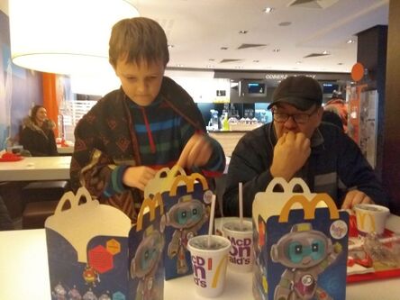 Піцерія з електронними табло для замовлень