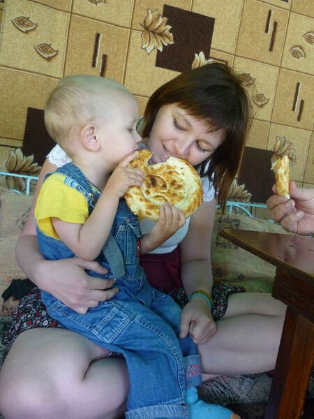 Файл:Майя Ходырева с Климом.jpg